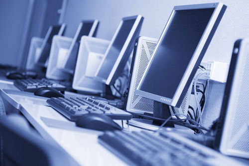 电脑、微机与计算机 辨析核心概念及软硬件体系